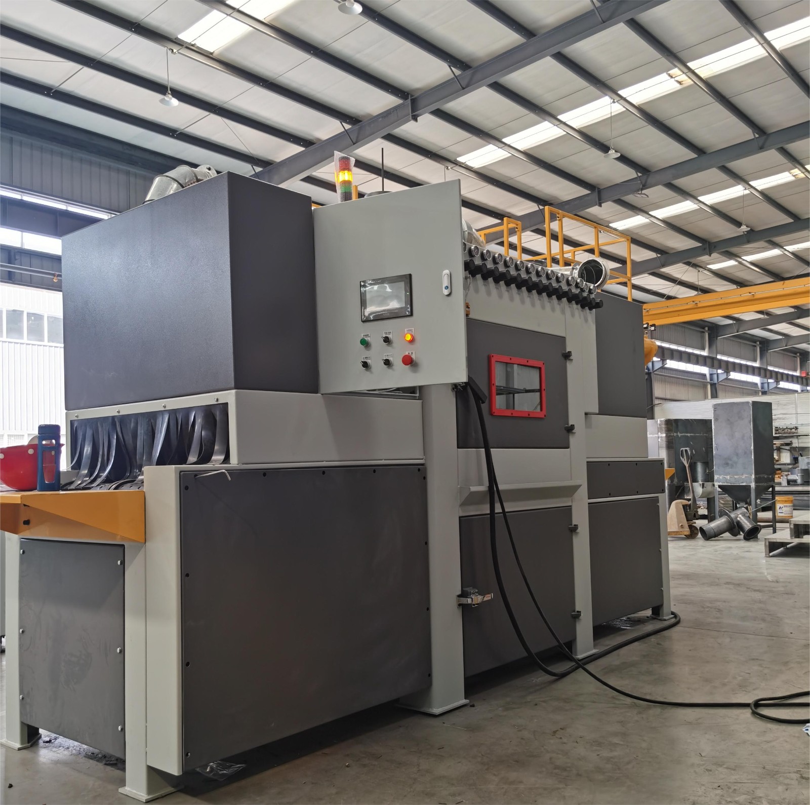 塑膠制品噴砂機的去毛刺處理方法