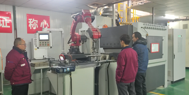 自動噴砂機選型要點,看完少走彎路。